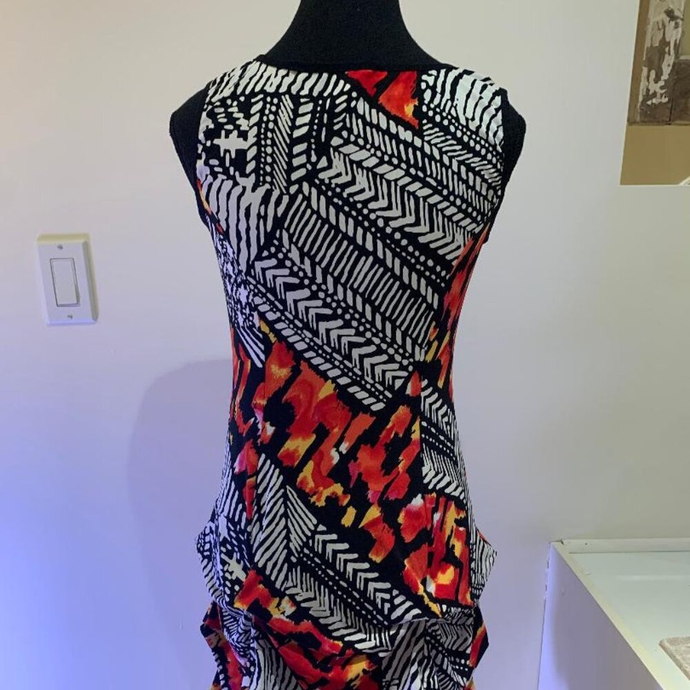 Sleevless Dress - Picture 3 of 4